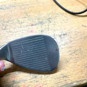 Golf wedge 60 deg Tiger shark spin grooves RH